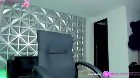 Snapshot of hellen_tease chatting on October 18, 12:30 pm Hellen online show from October 18, 12:30 pm