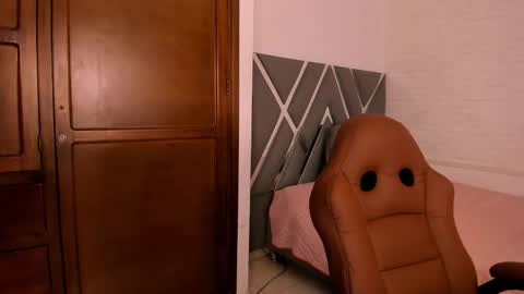 Juliet online show from October 27, 8:47 pm