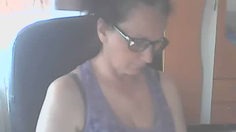 hellenmarie online show from July 31, 10:38 am