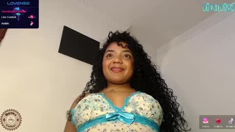 Snapshot of hello_candy chatting on December 4, 5:27 am Candy online show from December 4, 5:27 am
