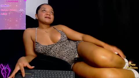Snapshot of hello_candy chatting on October 13, 11:07 pm Candy online show from October 13, 11:07 pm