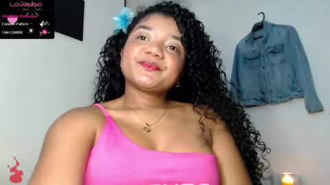 Snapshot of hello_candy chatting on December 20, 3:36 am Candy online show from December 20, 3:36 am
