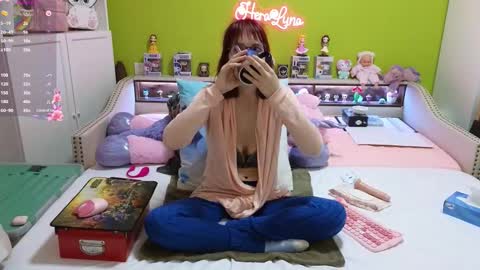 HeraLuna  online show from March 12, 9:50 pm