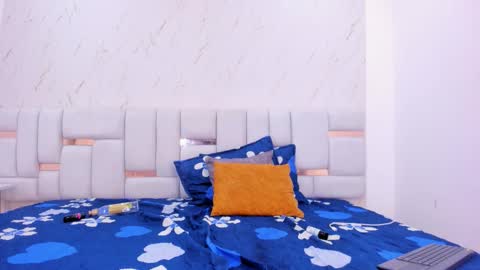 hermione_brown online show from February 19, 9:35 pm