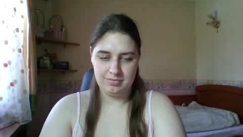 hess_luna_ online show from April 7, 9:11 am