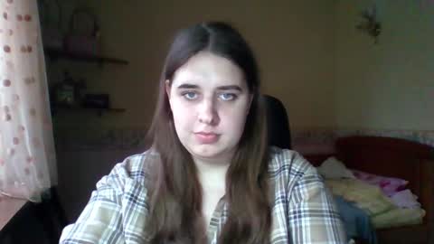 hess_luna_ online show from November 20, 10:38 am