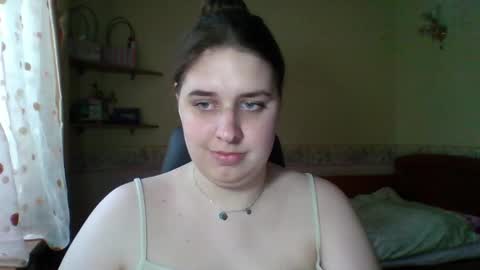hess_luna_ online show from June 3, 9:32 am