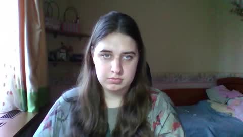 hess_luna_ online show from November 22, 10:40 am