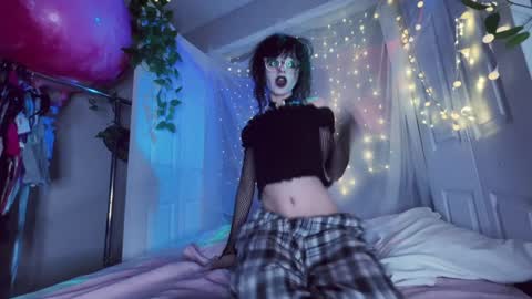 salem online show from December 1, 2:59 am