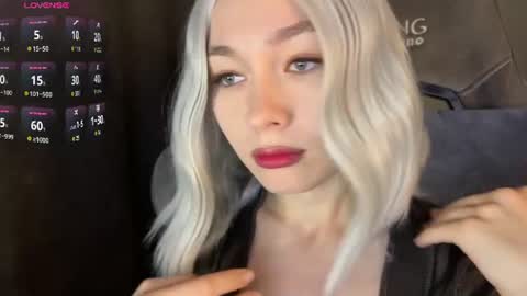  Nora  online show from June 22, 1:10 am