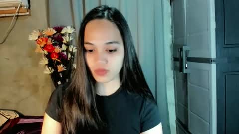 hilarymolly online show from April 7, 2:57 am