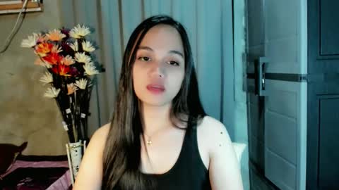 hilarymolly online show from April 16, 9:39 pm