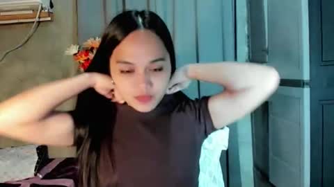 hilarymolly online show from June 2, 12:44 am