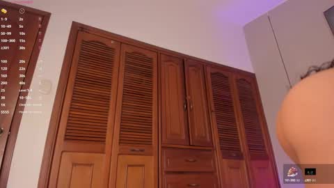 Hilary online show from September 22, 7:34 pm