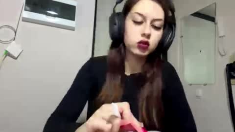 Snapshot of hildredmabray chatting on October 2, 1:38 pm Hi Im Elizabeth online show from October 2, 1:38 pm