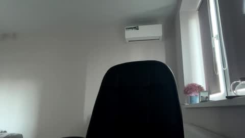 Snapshot of hildredmabray chatting on October 4, 1:39 pm Hi Im Elizabeth online show from October 4, 1:39 pm