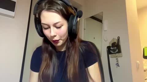 Snapshot of hildredmabray chatting on October 1, 1:27 pm Hi Im Elizabeth online show from October 1, 1:27 pm