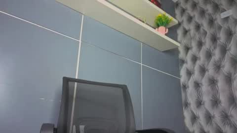  Hillary  online show from November 19, 4:34 am