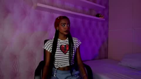 Snapshot of hillary_banks__ chatting on January 22, 4:44 am Hillary online show from January 22, 4:44 am