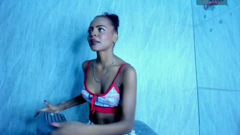Snapshot of hillary_banks__ chatting on December 19, 6:01 am Hillary online show from December 19, 6:01 am