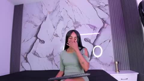 Snapshot of hillarytonsonx chatting on September 10, 12:05 pm Hillarytonsonx online show from September 10, 12:05 pm