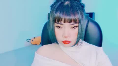 Hinata online show from May 24, 1:10 pm