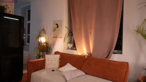 your Nicky online show from December 4, 1:57 pm