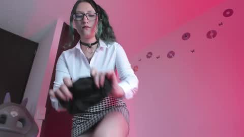 Hitomi Arata online show from January 30, 7:37 pm