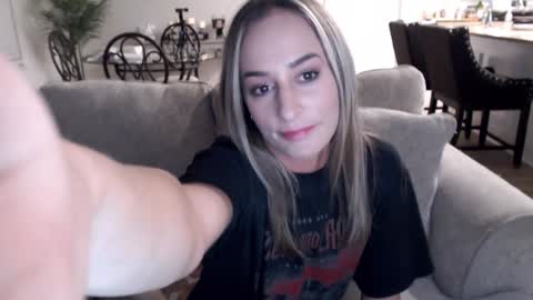 Holi Hurricane online show from January 16, 3:45 am