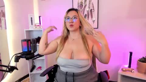 Hollie online show from March 4, 12:56 pm