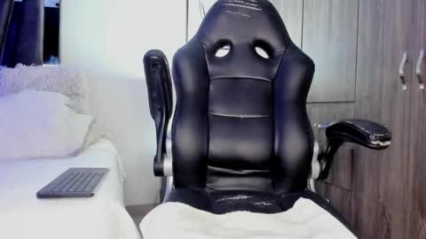 Mara online show from February 19, 3:17 am