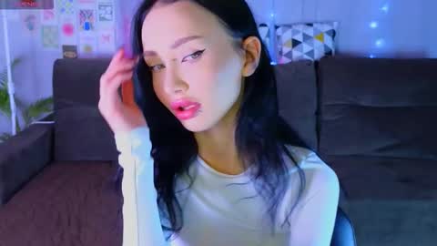 Snapshot of holly_berryy_ chatting on October 6, 2:06 am holly_berryy_ online show from October 6, 2:06 am