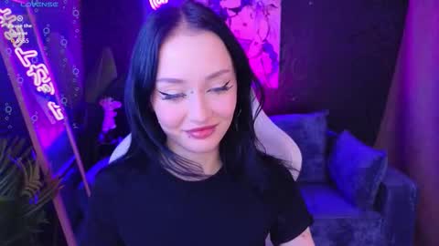 Snapshot of holly_berryy_ chatting on October 21, 1:53 am holly_berryy_ online show from October 21, 1:53 am