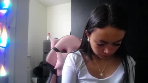 Holly online show from January 7, 6:55 pm