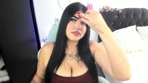 Holly online show from April 9, 6:46 pm