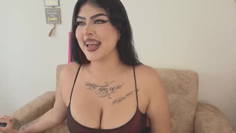 Holly online show from November 27, 5:05 pm