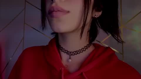 holly online show from February 8, 6:22 pm