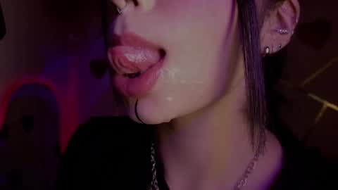 holly online show from February 14, 3:08 am