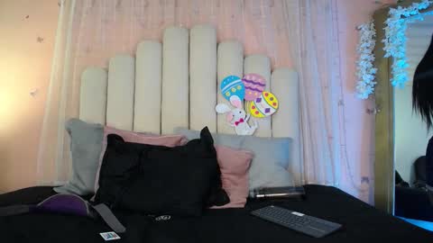 Hollyy online show from March 21, 7:19 pm