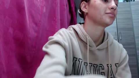 Juli online show from March 4, 3:57 am