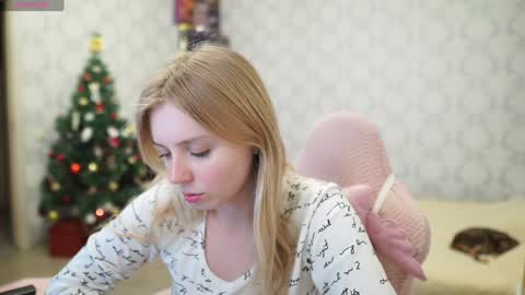 Taiga online show from December 15, 1:54 pm