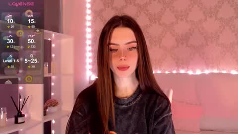 Mia online show from September 16, 4:20 am