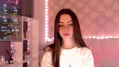 Mia online show from October 2, 3:33 am