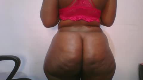 honey_beb online show from October 9, 6:28 am