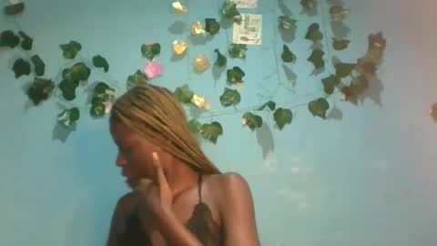 Queen online show from October 1, 6:57 pm