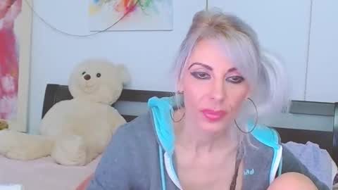 honey_lara online show from March 10, 2:15 am