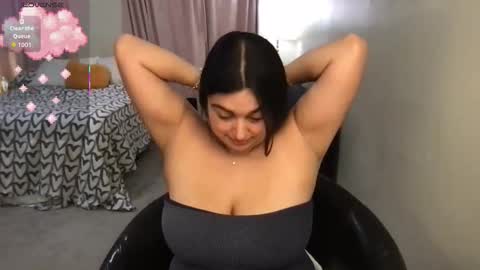 Snapshot of honey_tia chatting on October 14, 10:45 pm Tia online show from October 14, 10:45 pm