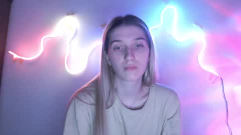 honeyveil online show from March 26, 2:52 pm