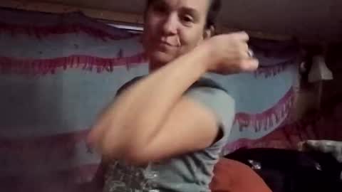 hoodoou online show from April 4, 5:50 am