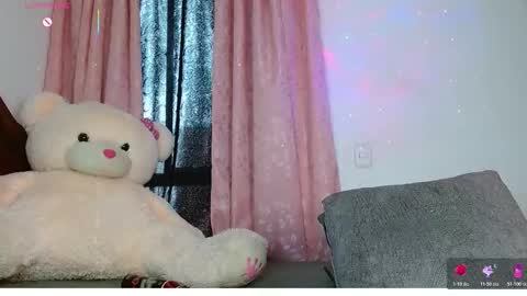 Hoollly Jones online show from January 13, 6:01 pm